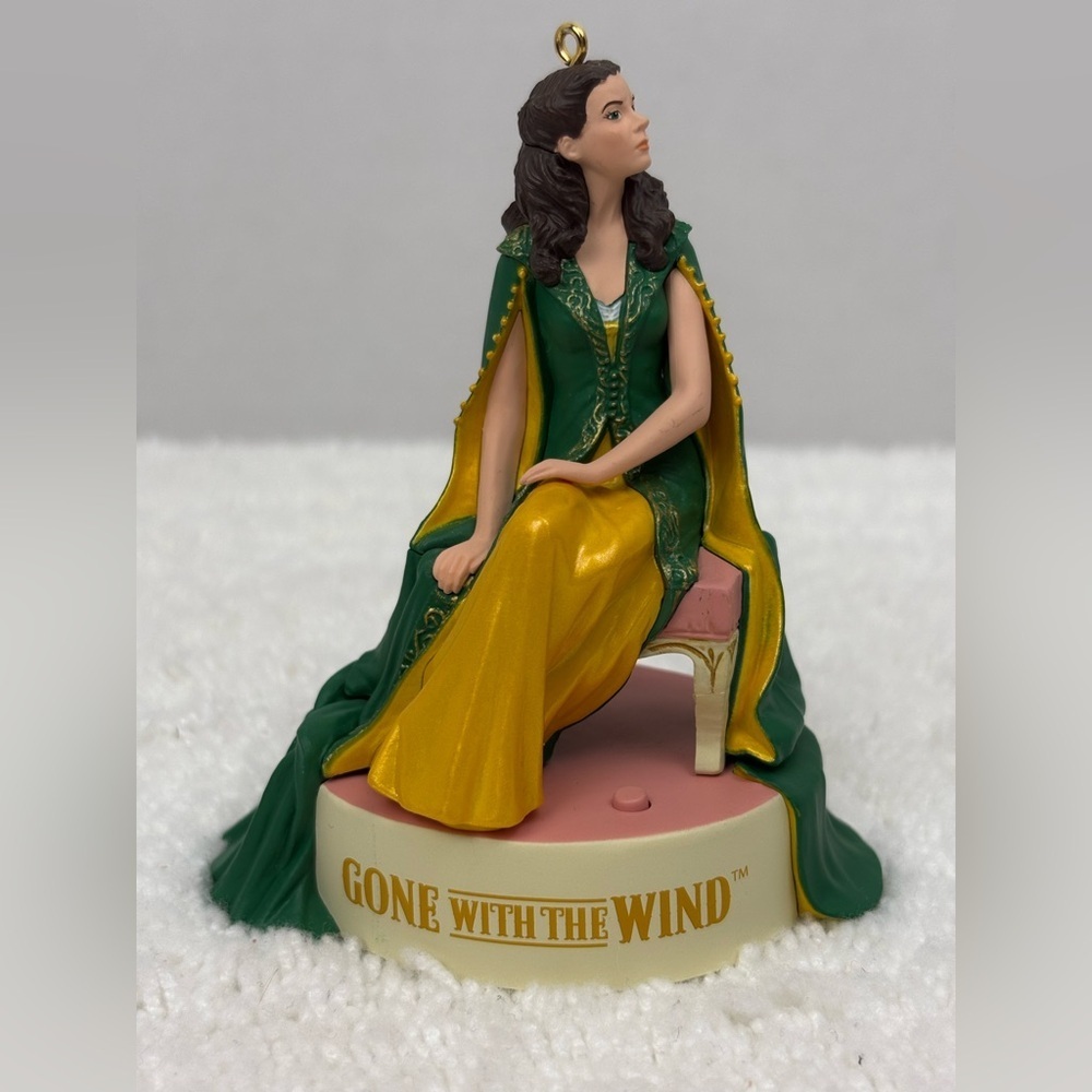 Hallmark “One Door Closes” 2019 Keepsake Christmas Ornament-Scarlett O’Hara
